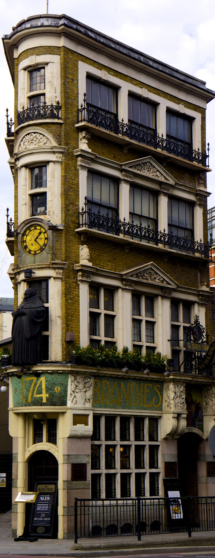 Brandies - gallery